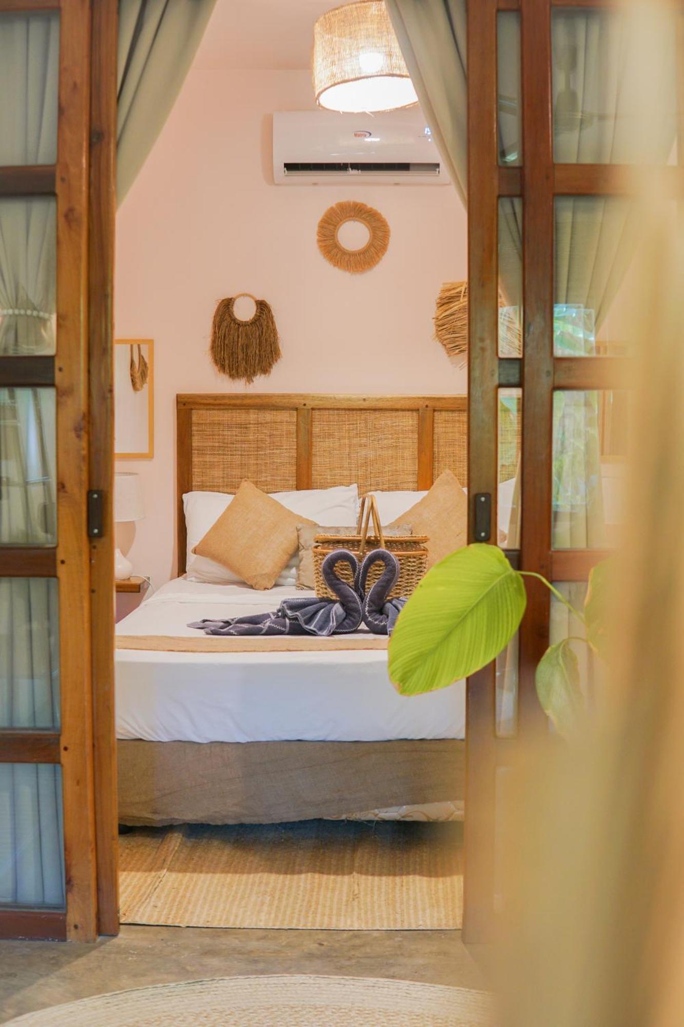 Greenhouse Siargao Roadside Boutique Apartments جنرال لونا المظهر الخارجي الصورة