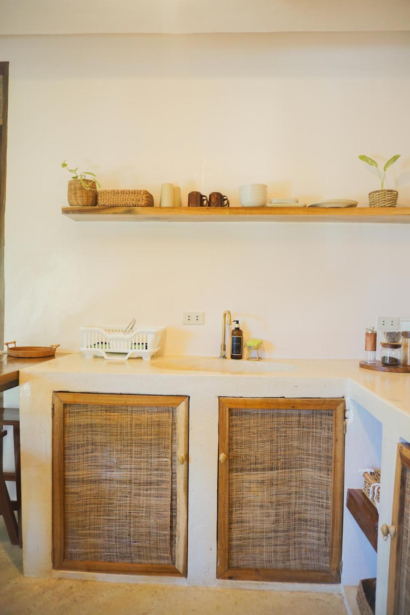 Greenhouse Siargao Roadside Boutique Apartments جنرال لونا المظهر الخارجي الصورة